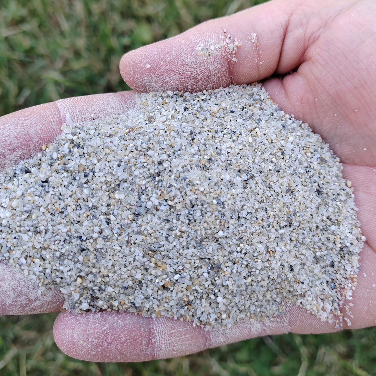 Kvarcni pesak (od 0.8mm do 1.2mm) - pola tone